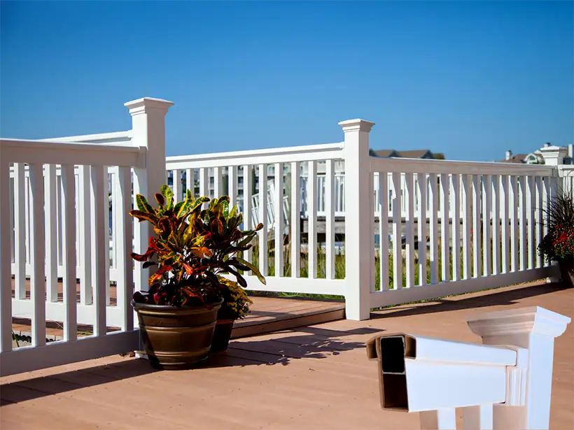 Traditional vinyl railing profile