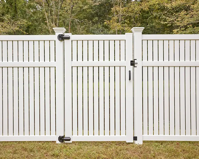 Vinyl Fence 3" Semi-Privacy